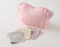 ギンガムチェックのおむつポーチとガーゼ３枚セット(ピンク)の画像